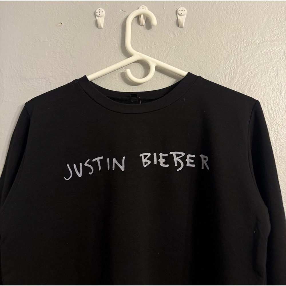 Justin Bieber What Do You Mean Girls Pullover Hot Topic New With Tags Medium - Picture 5 of 8